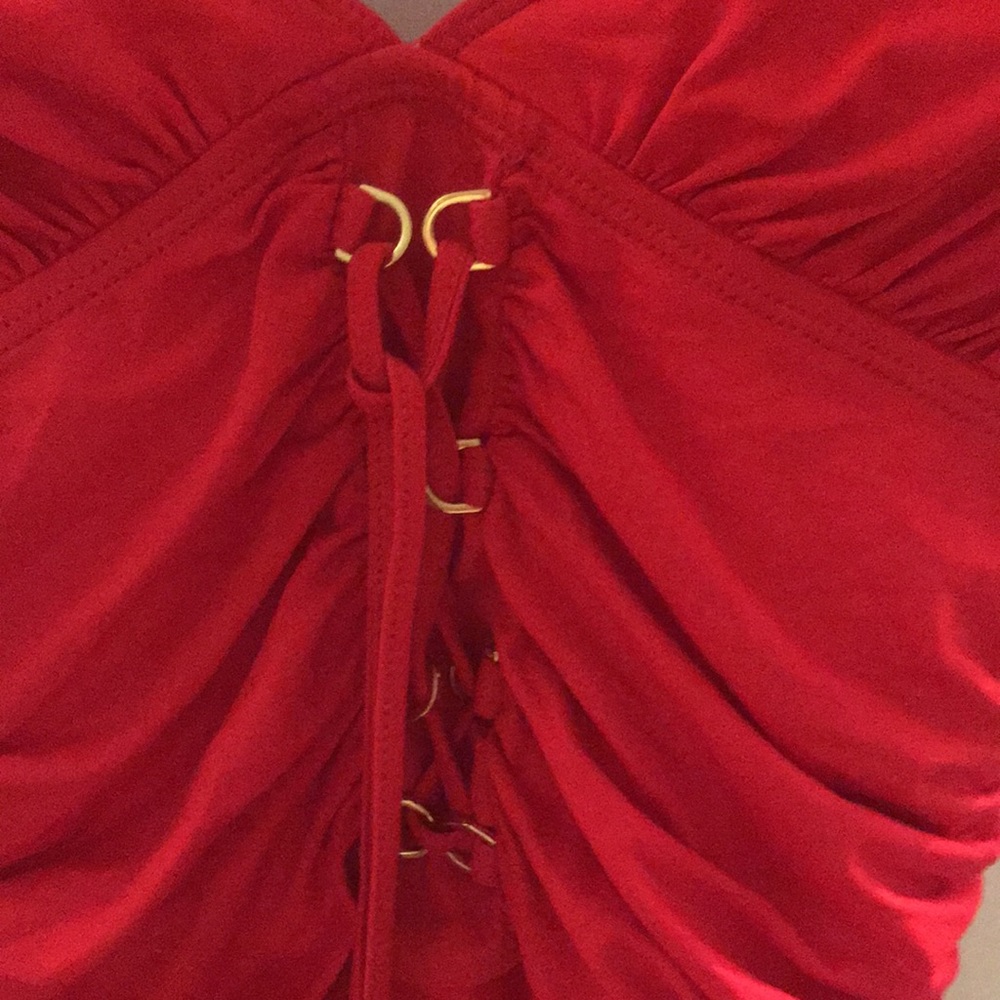 Red One Piece~8 - Picture 2 of 3